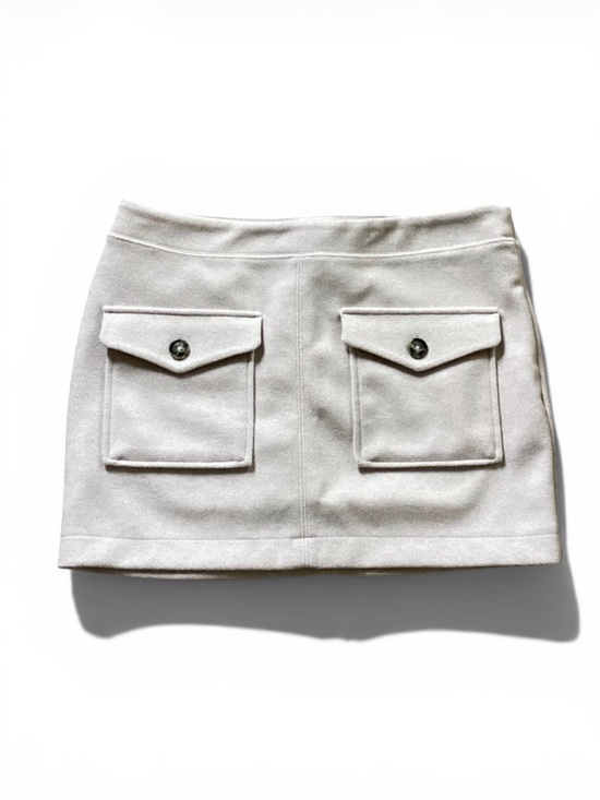H&M Dresses & Skirts - H&M Cream Mini Skirt with Front Flap Pockets